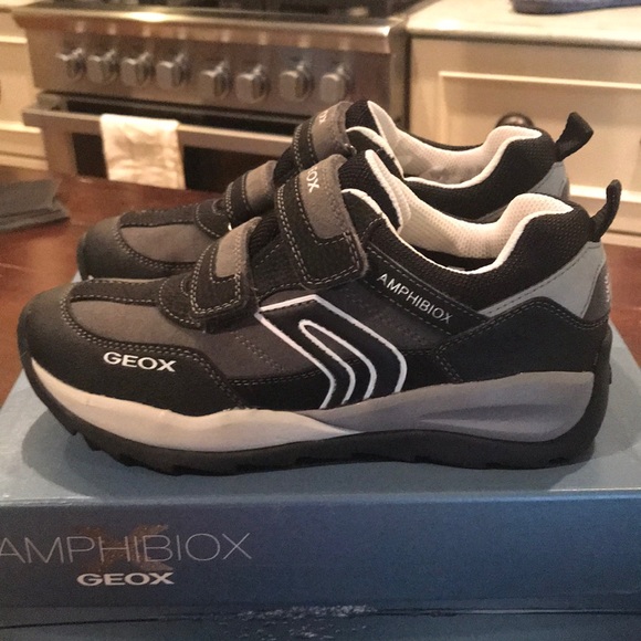geox amphibiox white sneakers